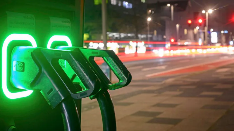 EV Charging Prices Show Wild Swings: Smart Tariffs Save Hundreds
