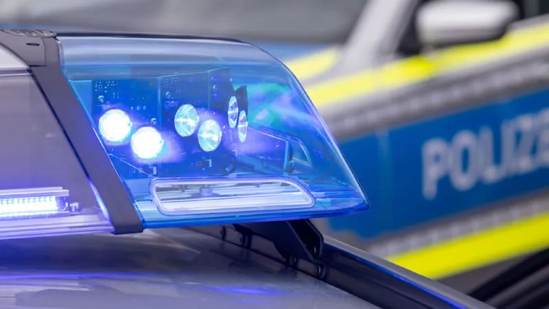 Dortmund Driver Flees Police at 150 Km/h, Injures Officer