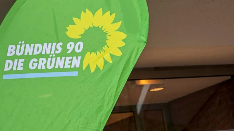 German Greens Challenge East Germany Stereotypes, Demand Experience Recognition