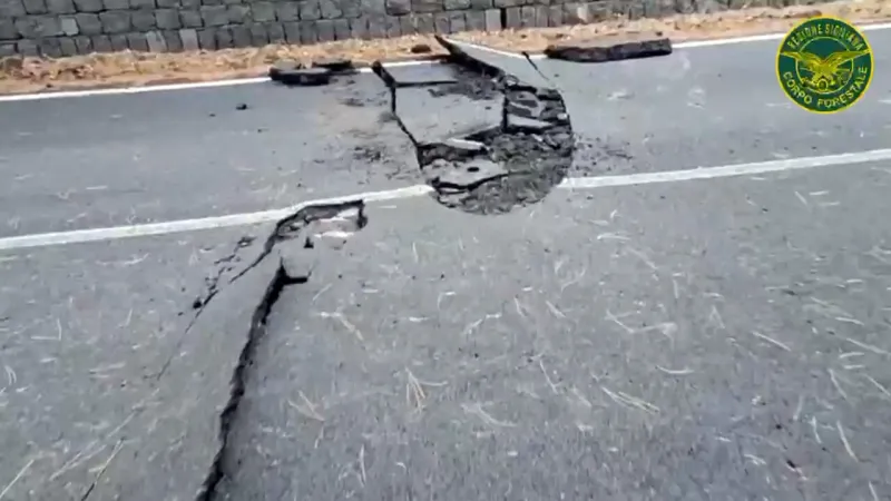 Magnitude 3.9 Quake Jolts Catania, Damages Road; Restaurants Evacuated