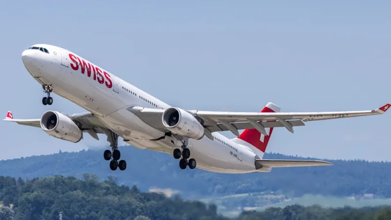 Crew Halts Intoxicated Pilots Attempting Flight; Suspension Follows