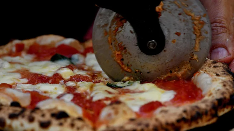 BBC Pinpoints Pizza, Pasta in Italian Child Obesity Crisis