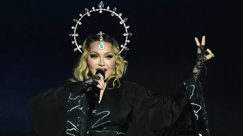 World Cup Halftime Stunner: Can Stars Fit 15-Minute Spectacle?