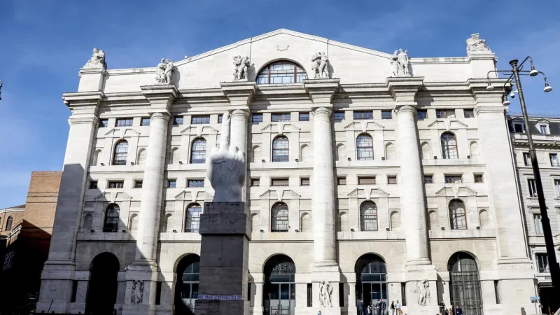 Milan Exchange Soars to Historic High, Tops 53,000
