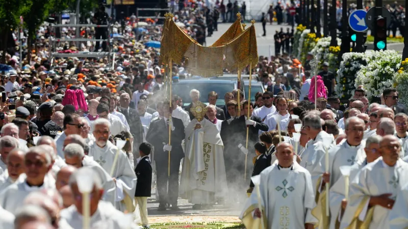 Pope Urges Public Faith to Over Million in Madrid