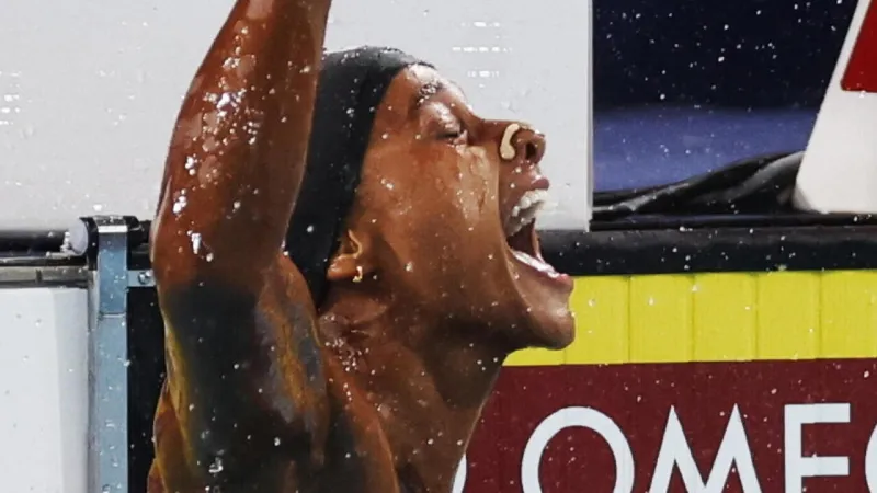 Curtis Breaks World Record, Italy Medals at European Swimming