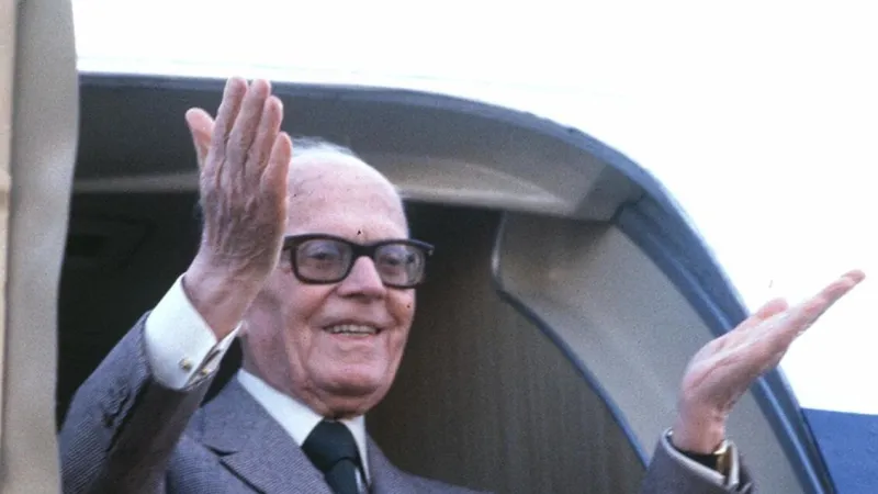 Italian Deputy Mayor Quits After Controversial Fascist Salute Video