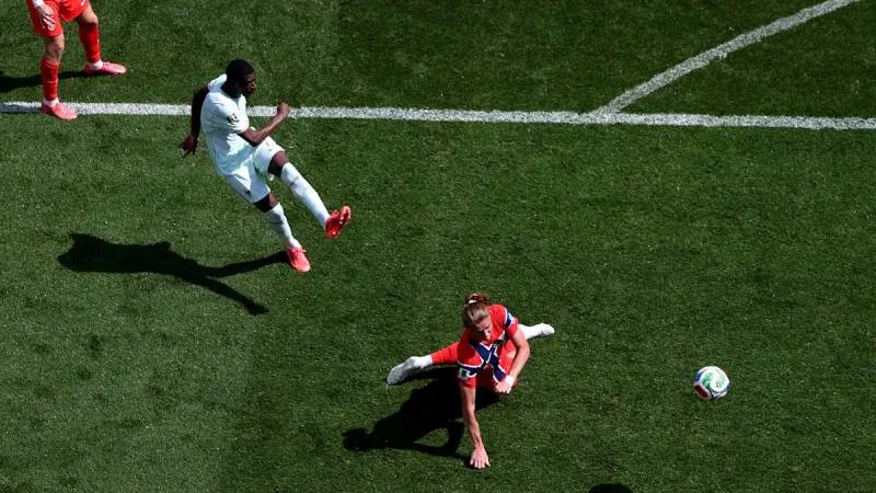Dembélé's Solo Brilliance Propels France to World Cup Group Lead