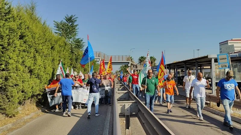 Ex Ilva Crisis Deepens: 2,500 Ancillary Workers Receive Layoff Letters