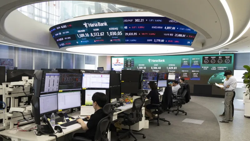 Technology Surge Propels European Markets; Oil and Gold Retreat