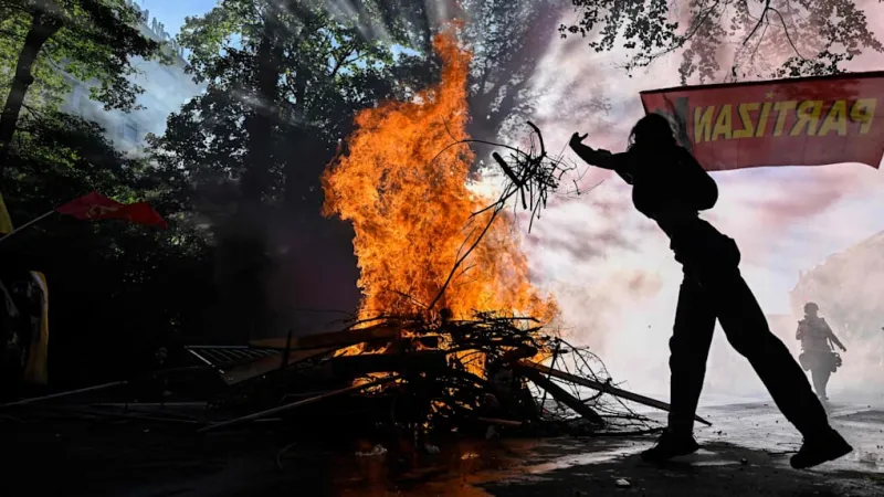 Geneva G7 Summit Preparations Marred by Violent Protests, Tear Gas Deployed