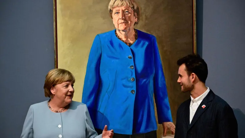 Merkel's Latest Portrait Unveiled in Berlin, Heads to Chancellery