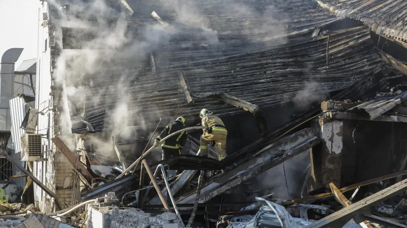 Deadly Missile and Drone Barrage Rocks Kyiv; Child Among 17 Victims