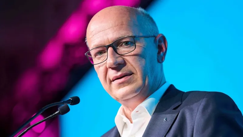 Berlin Mayor Wegner Withdraws Candidacy Amid Power Outage Backlash