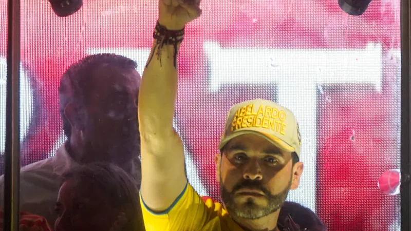 Right-Wing Libertarian Ignites Colombian Political Upheaval, Challenges Leftist Rule
