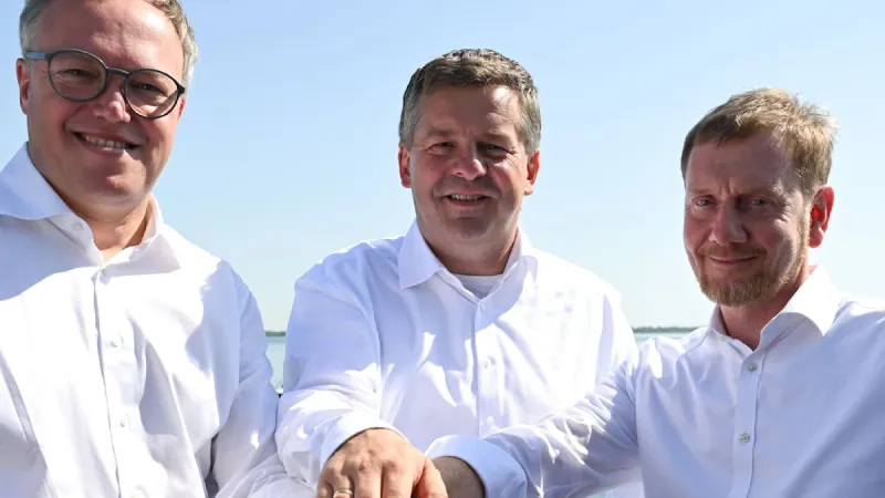 State Premiers Challenge Pension Reform: Safeguarding Retirement Without Penalty