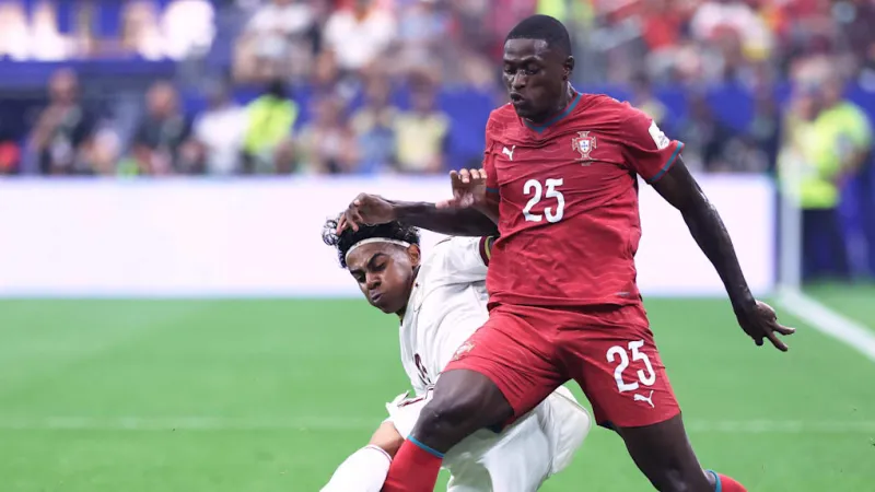 Spain Dominates Early, Mendes Crossbar Denies Portugal World Cup Lead