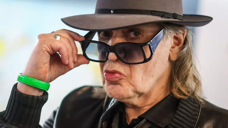 Rock Icon Udo Lindenberg Hospitalized: Assures Fans, Aims for 100