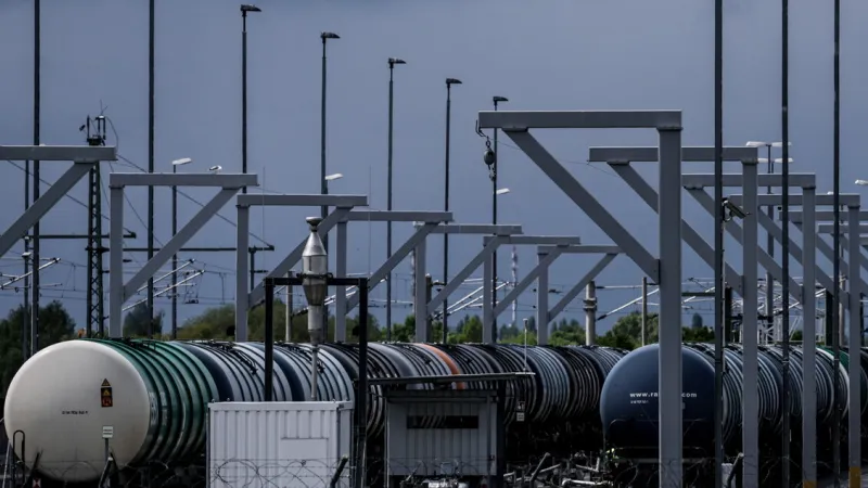 US-Iran Accord Triggers Oil Price Collapse, Brent Dips to $83.89
