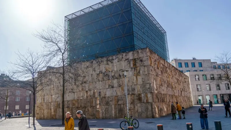 Teen Accused of Munich Synagogue Attack Amid Islamist Sympathies