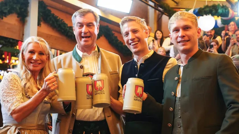 Political Rivalries Fade As Oktoberfest Unites Munich Leaders
