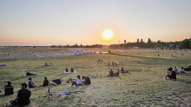 Tempelhofer Feld Becomes Flashpoint in Acrimonious Berlin Election Debate