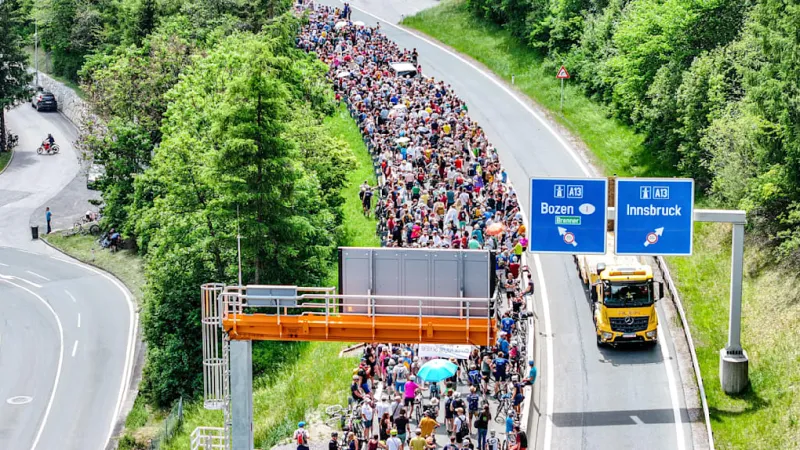 Brenner Pass Protests Erupt, Police Manage Transit Traffic Chaos