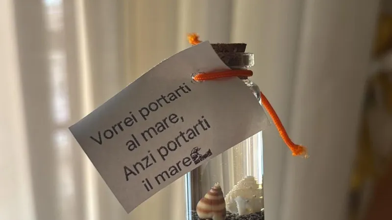 Naples Nursing Students Offer 'Sea in a Bottle' to Cancer Patients