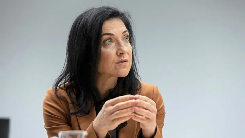 Berlin Left Party Sues Minister Reiche Over Disputed Expropriation Video