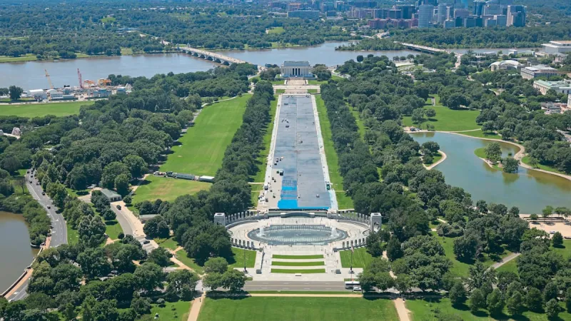 Washington Divided: Trump Promenade Advances Amid Kennedy Center Name Removal