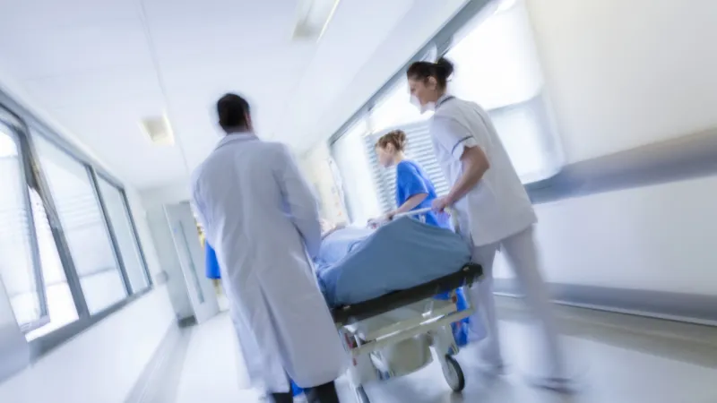 Italy Extends Emergency Room Gig Doctor Contracts Until Mid-2027