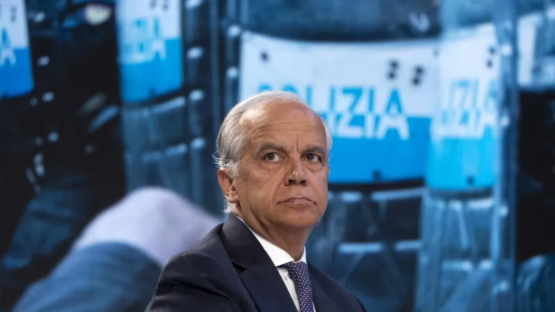 Italy Minister Defends Renewed Schengen Border Controls