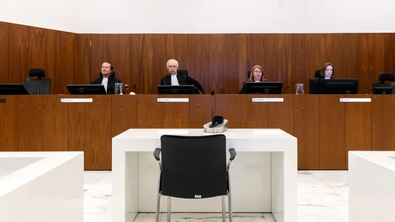 Man Attempts Ex-Wife's Murder in Udine Courtroom Post-Conviction