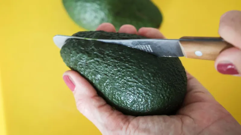 Avocado Hand Cases Surge, Hospital Cautions Public on Severe Injuries