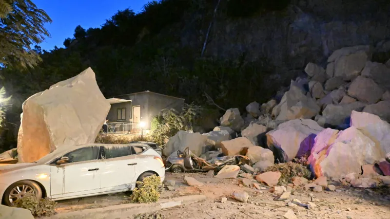 Campi Flegrei Tremor Rattles Naples; Eight Injured, Train Service Halted