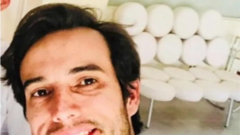 Argentine Flight Instructor Jumps to Death, Student Lands Plane