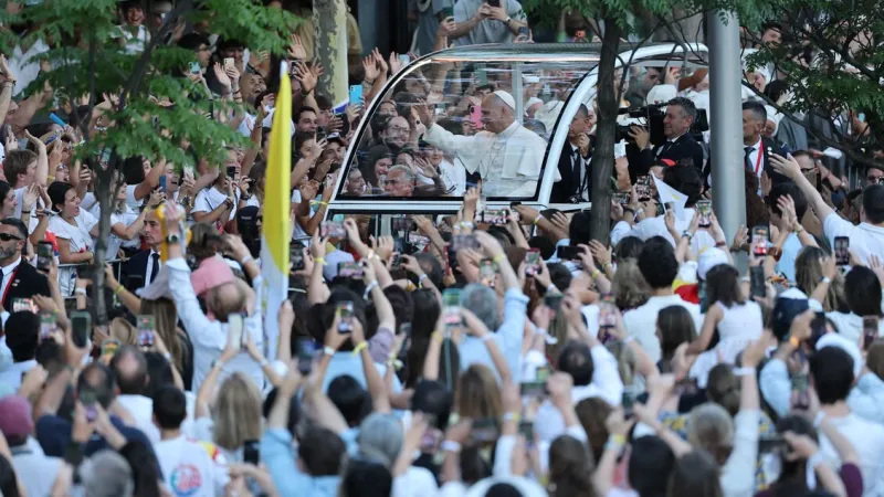Pope Leone in Spain: Calls Europe to Unity, Decries Iran War