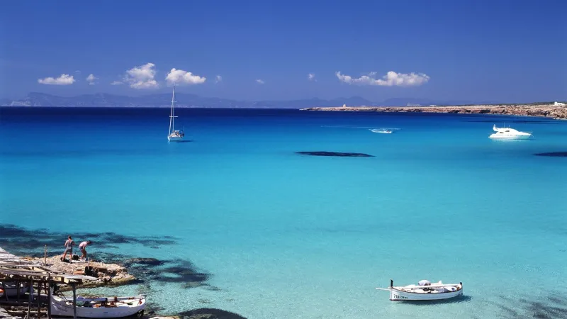 Tragedy Strikes Formentera: Italian Drowns After Failed Resuscitation Attempts