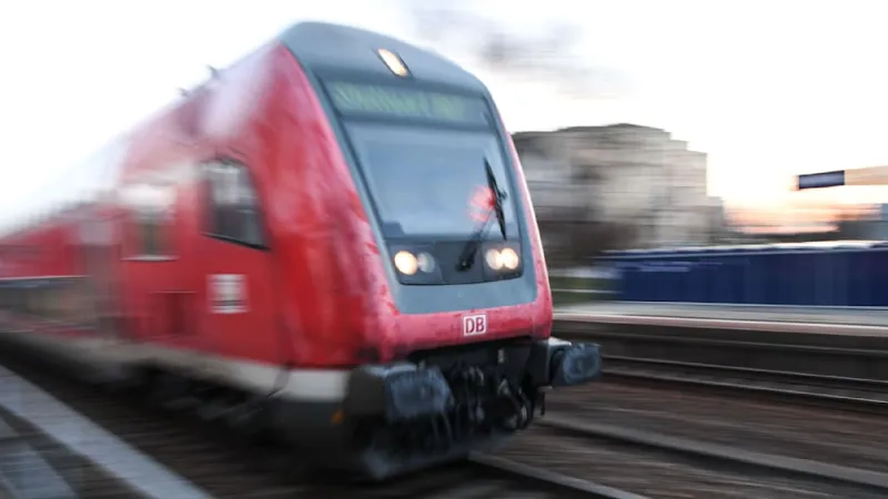 Passengers Subdue Man After Vicious Train Attendant Attack