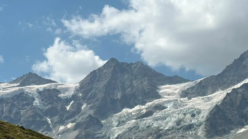 Lightning Risk Soars in Alps Post-Heatwave, Expert Sounds Alarm