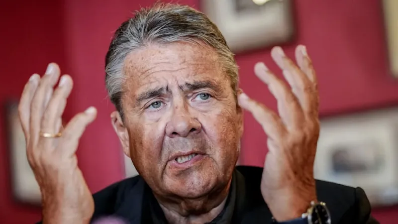 Gabriel: SPD Erred on Social Policy, AfD Firewall Failed