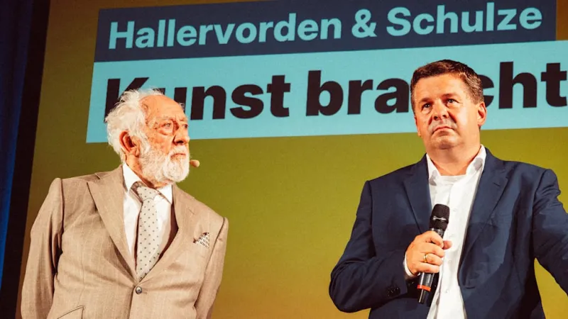 Hallervorden's Star Power Eclipses CDU Candidate Schulze on Campaign Trail
