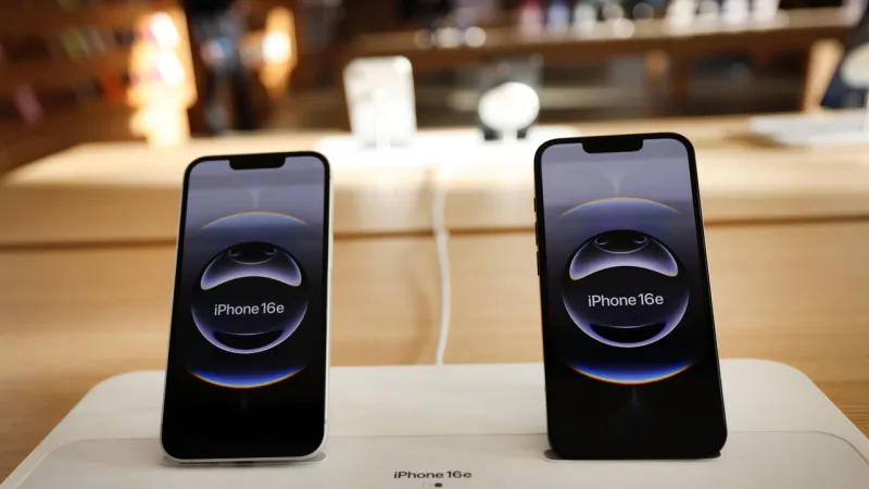 Apple Already Plans Third Foldable IPhone, Strategy Extends to 2028