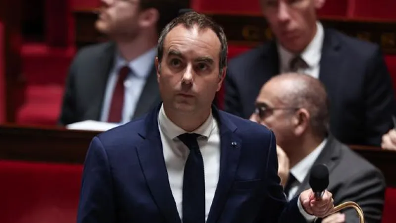 French Schools Mandate Weekly AI Course for Tenth Graders by 2027 Amid Past Failures
