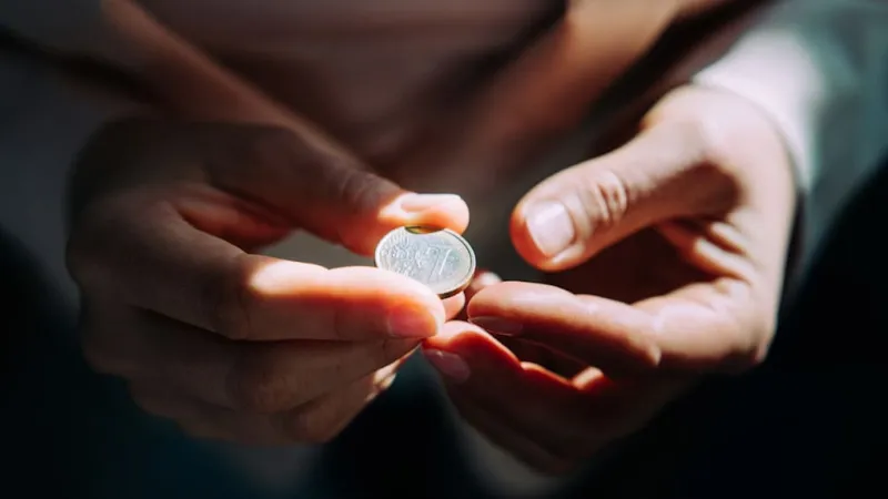 Germany's Digital Shift: Cashless Payments Transform Retail, Pose New Challenges