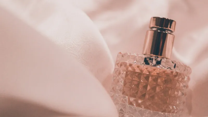 Science Revives Lost Scents: Extinct Flowers Inspire Future Perfumes