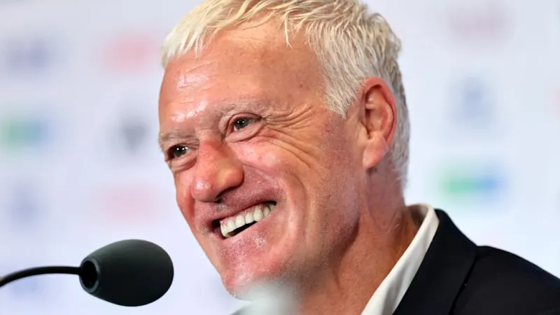 French Press Corps Rises for Didier Deschamps Farewell