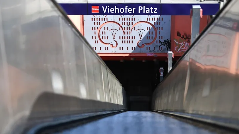 Berlin Subway Stabbing: Video Nabs Suspect in Attack on Homeless Woman