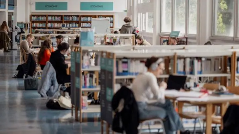 French Senate Report Sparks Outcry Over University Access, Fee Hikes