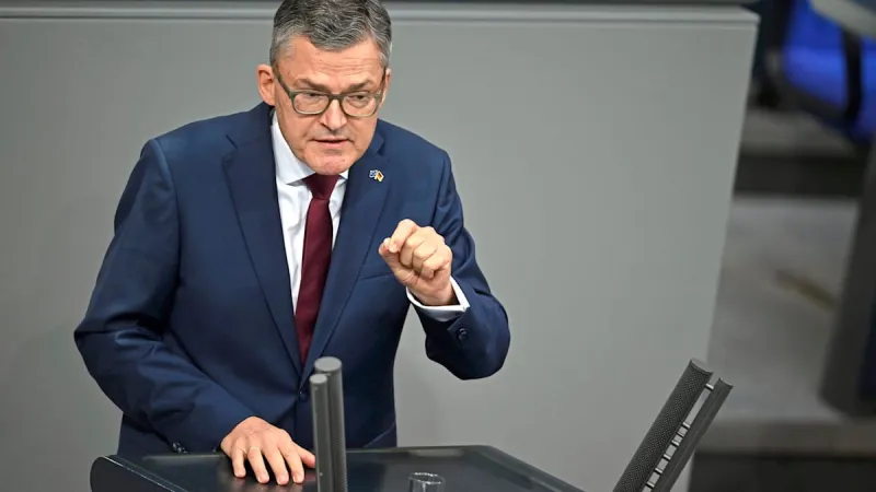 Germany Urged: No Russia Peace Talks Without Defined Objectives